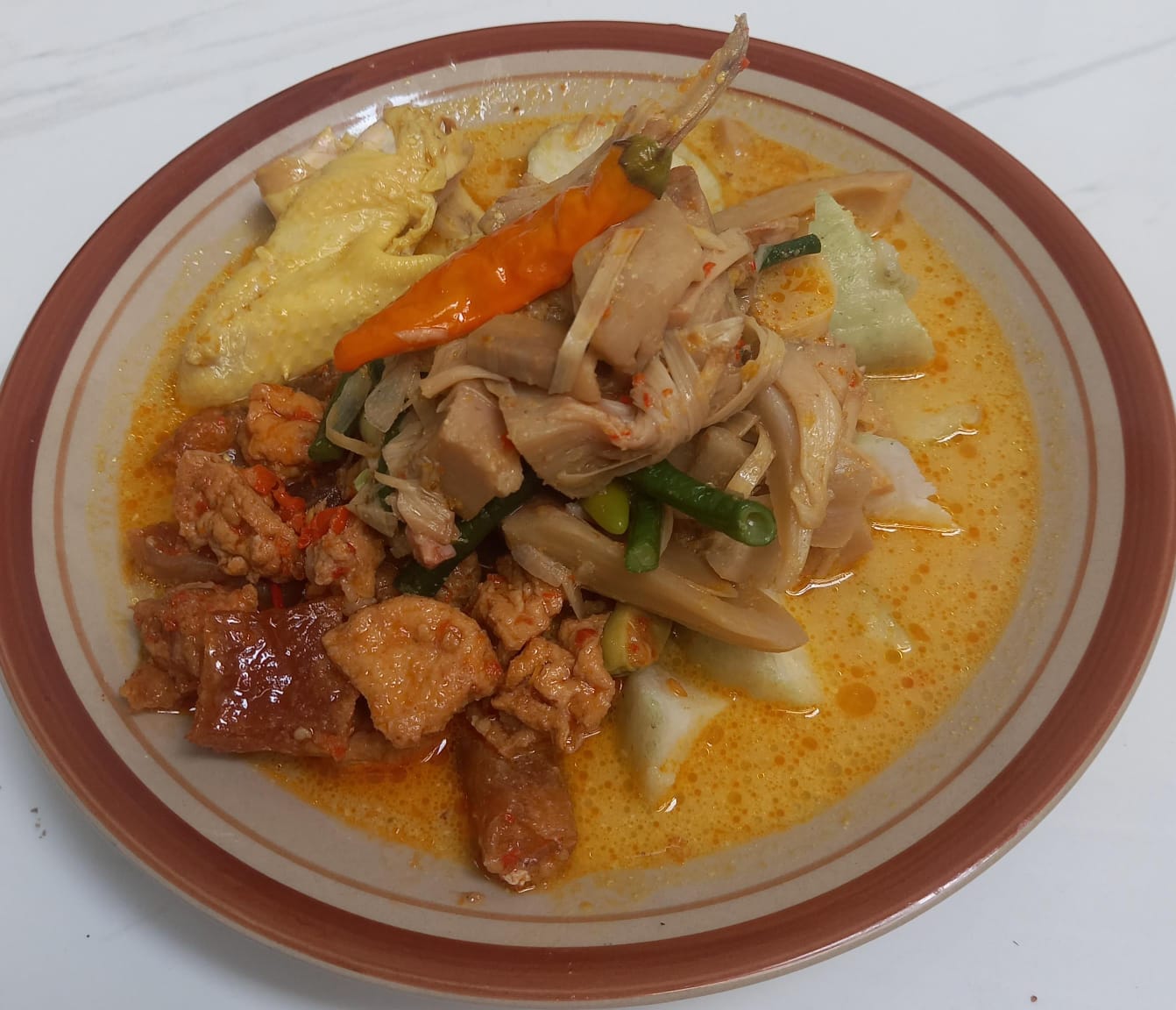 Lontong Sayur Komplit.